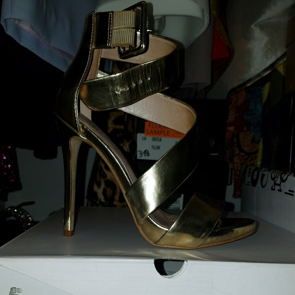 Shoes - Picture 2 of 2